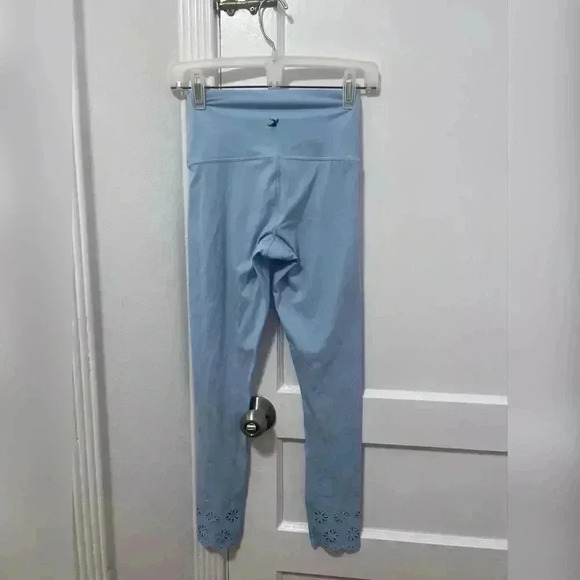 Glyder Baby Blue Leggings With Floral Laser Cutouts NEW - Picture 2 of 4